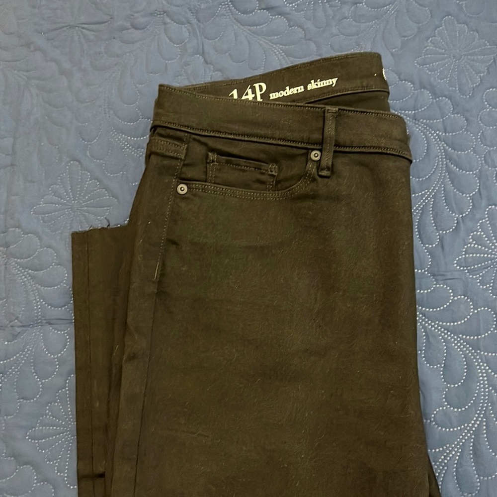 Loft Outlet Modern Skinny black jeans size 14P.